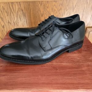 Men's Calvin Klein black dress shoes